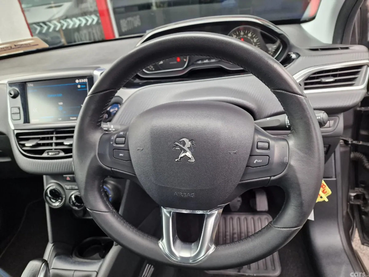 Peugeot 208 Hatchback, Petrol, 2019, Grey