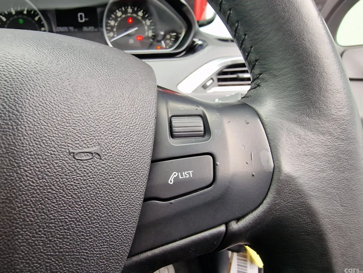 Peugeot 208 Hatchback, Petrol, 2019, Grey