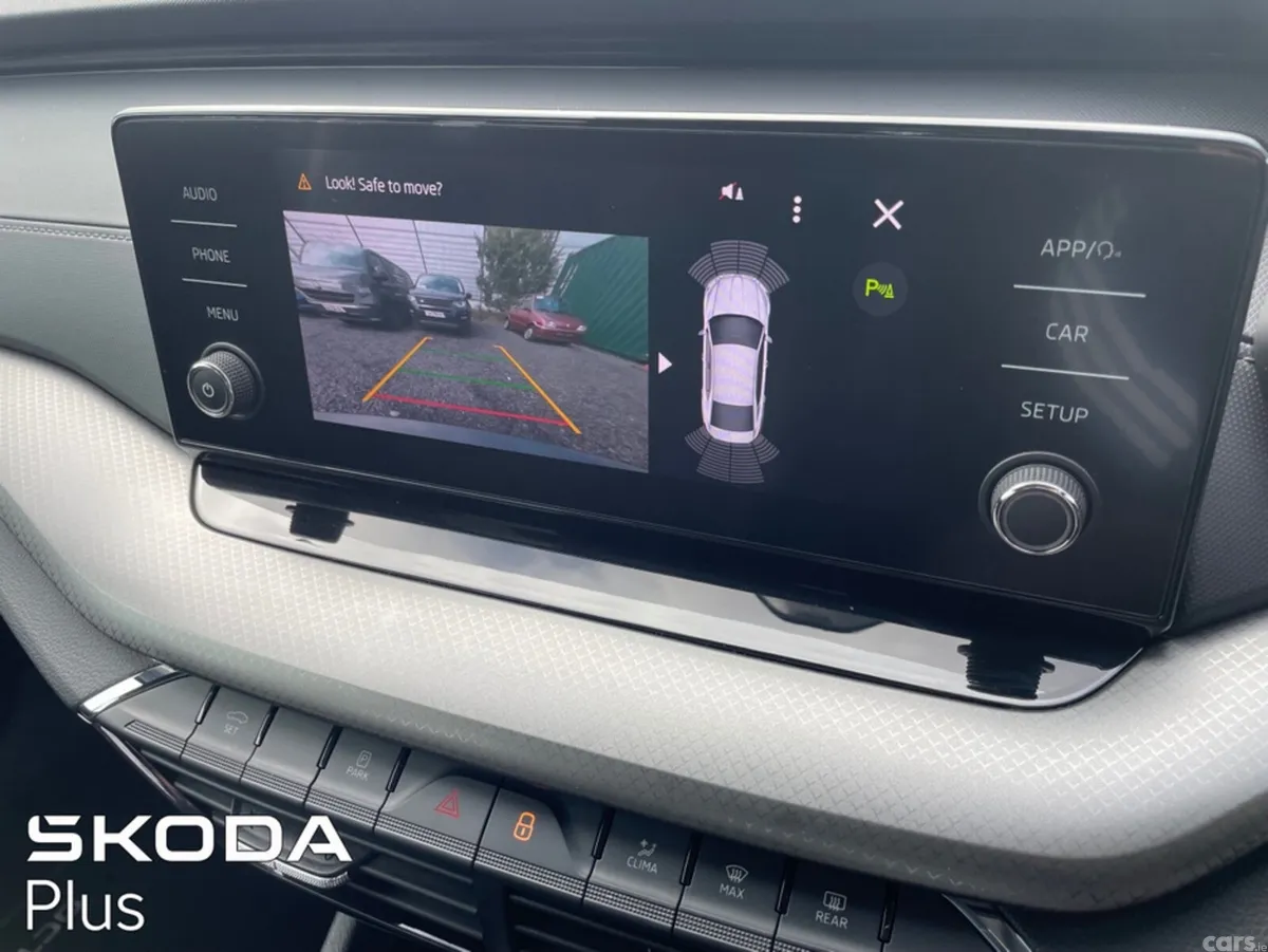 Skoda Octavia Hatchback, Diesel, 2024, Grey