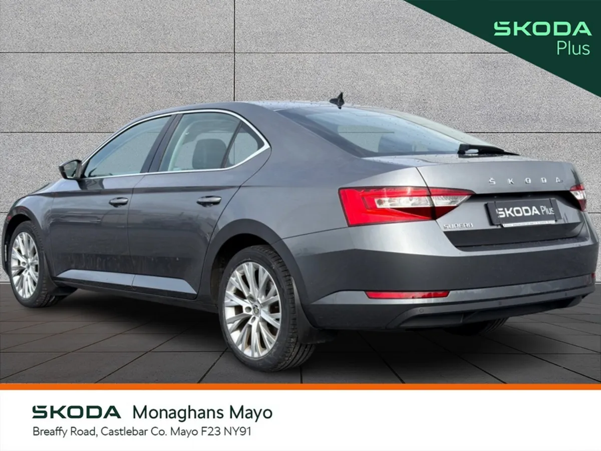 Skoda Superb Hatchback, Diesel, 2024, Grey