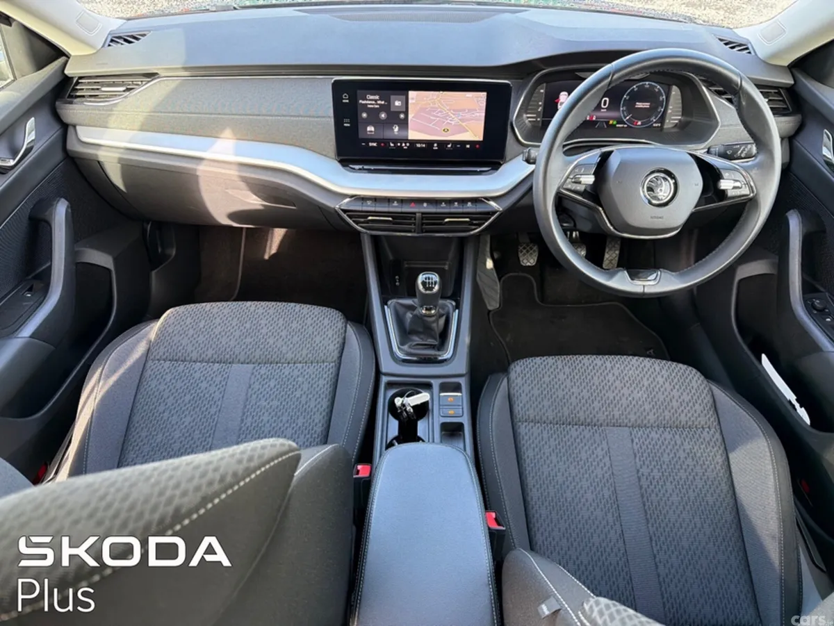 Skoda Octavia Hatchback, Petrol, 2023, Black