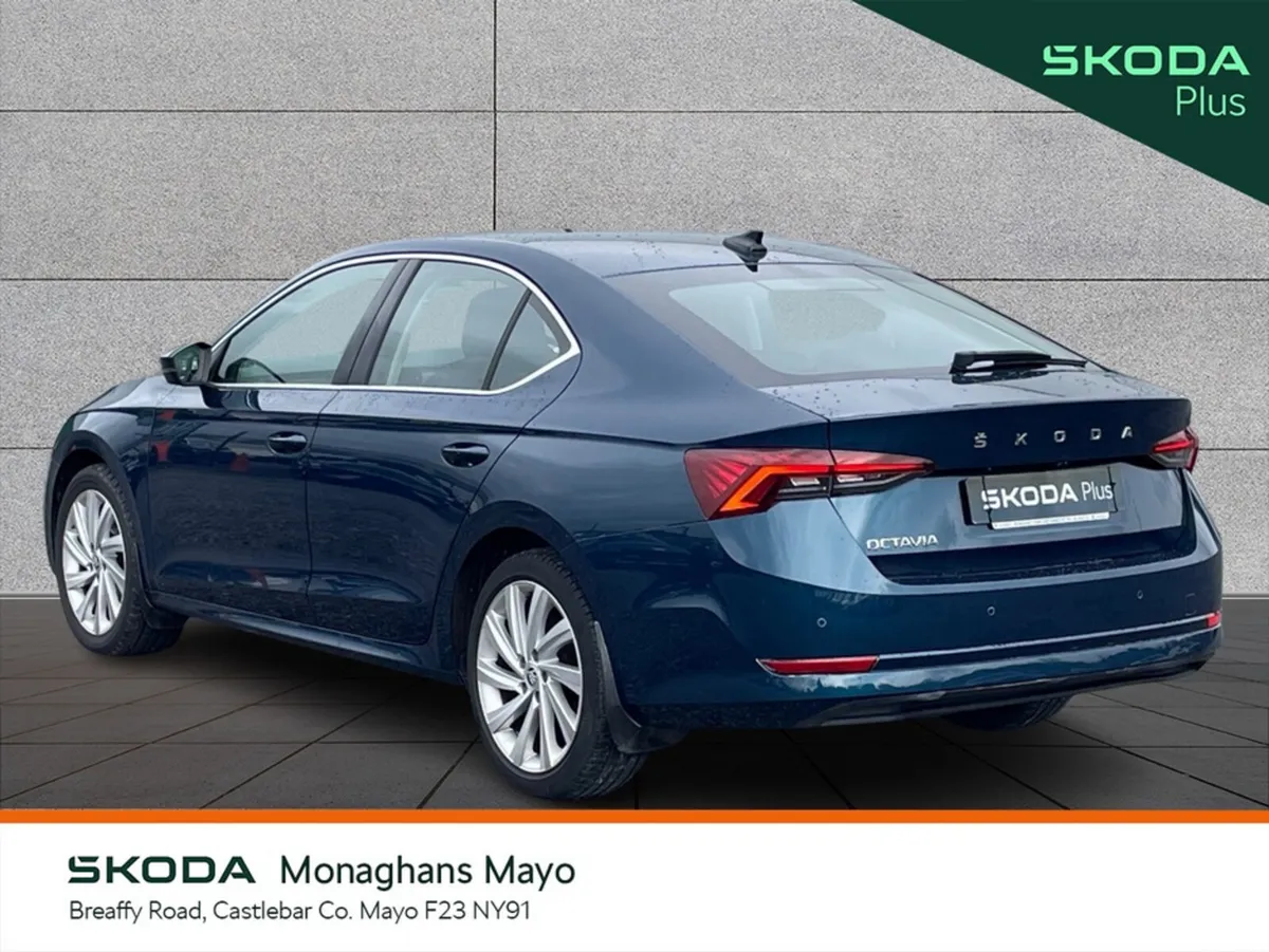 Skoda Octavia Hatchback, Diesel, 2024, Blue