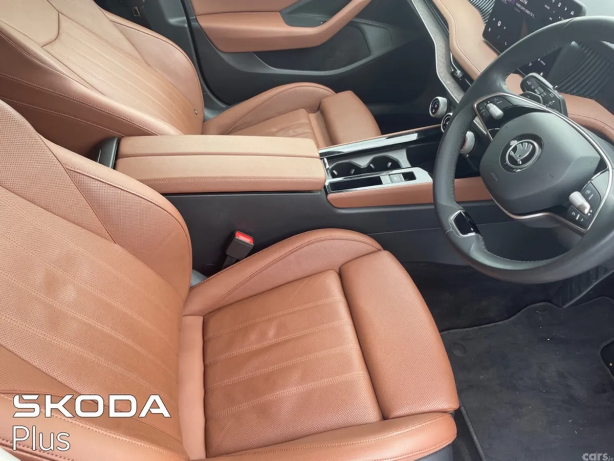 Skoda Superb Hatchback, Diesel, 2024, Red