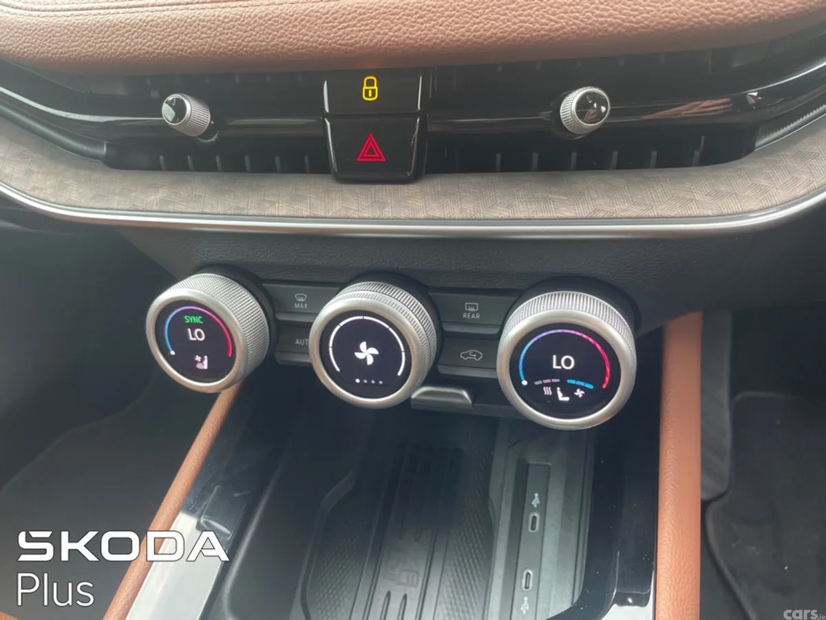 Skoda Superb Hatchback, Diesel, 2024, Red