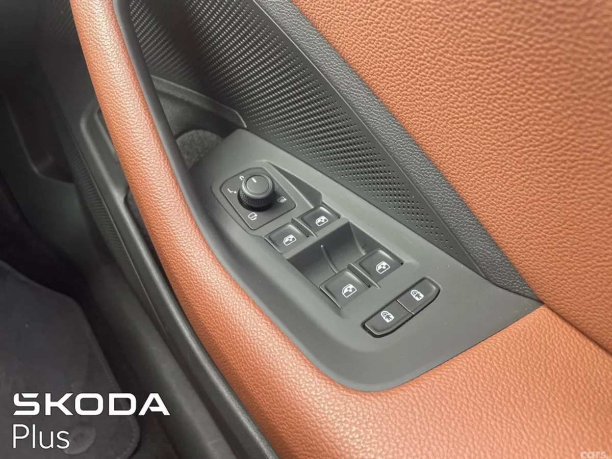 Skoda Superb Hatchback, Diesel, 2024, Red