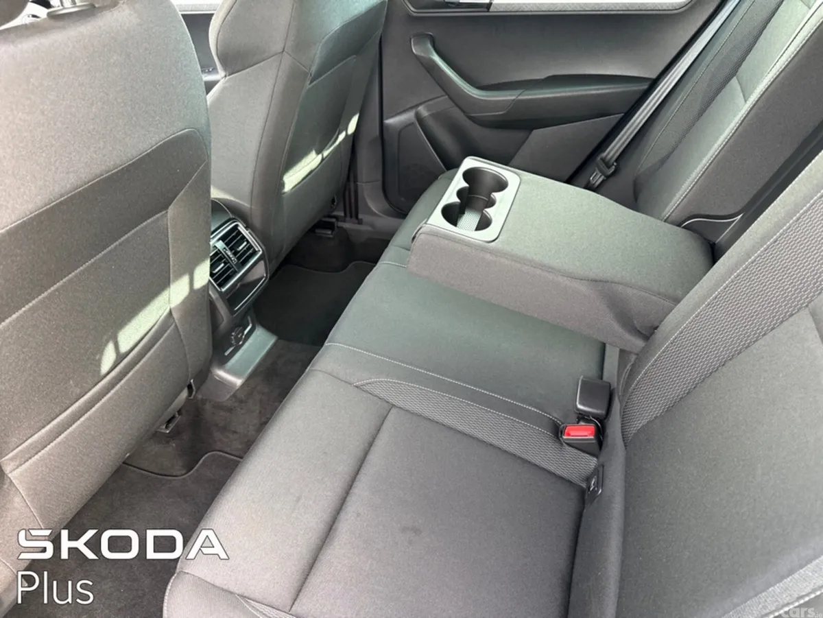 Skoda Karoq SUV, Diesel, 2023, Grey