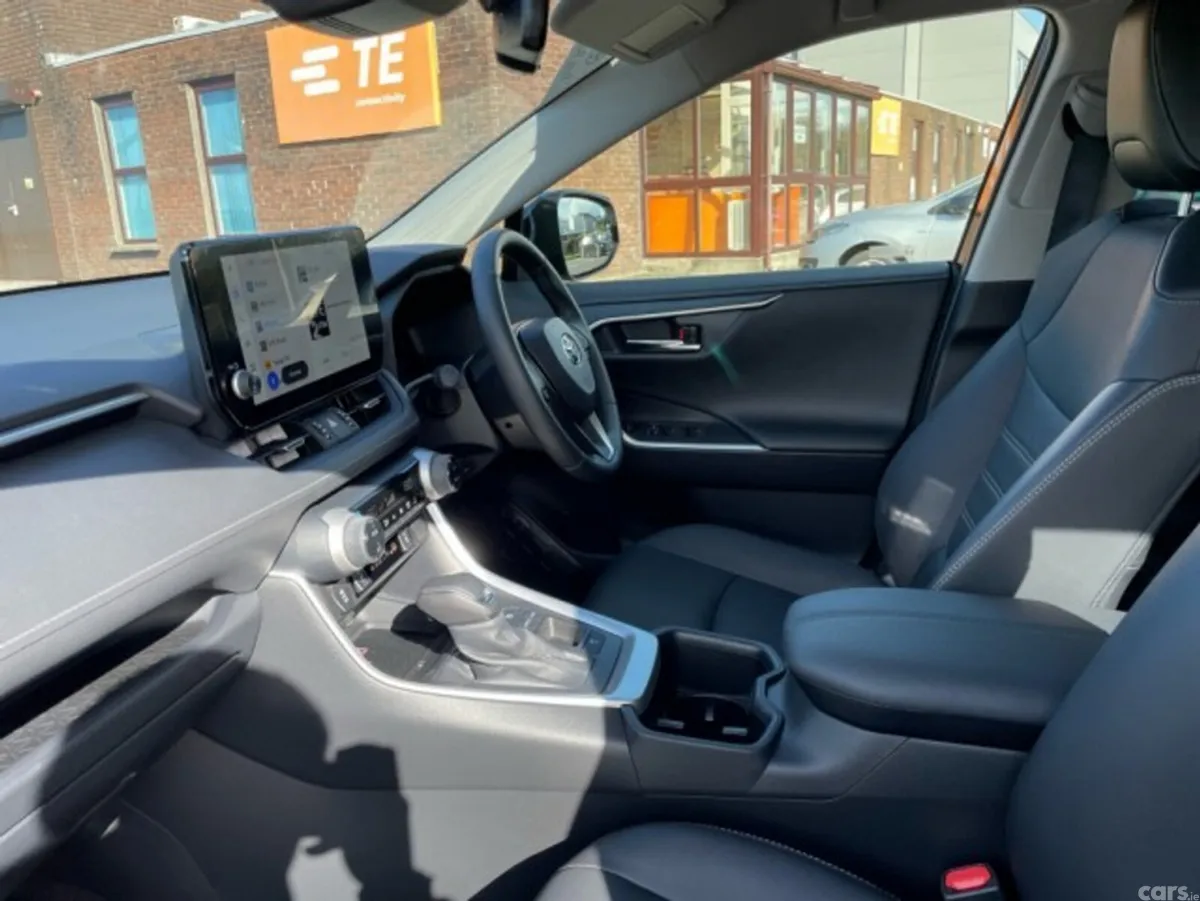 Toyota RAV4 SUV, Petrol Hybrid, 2024, Blue
