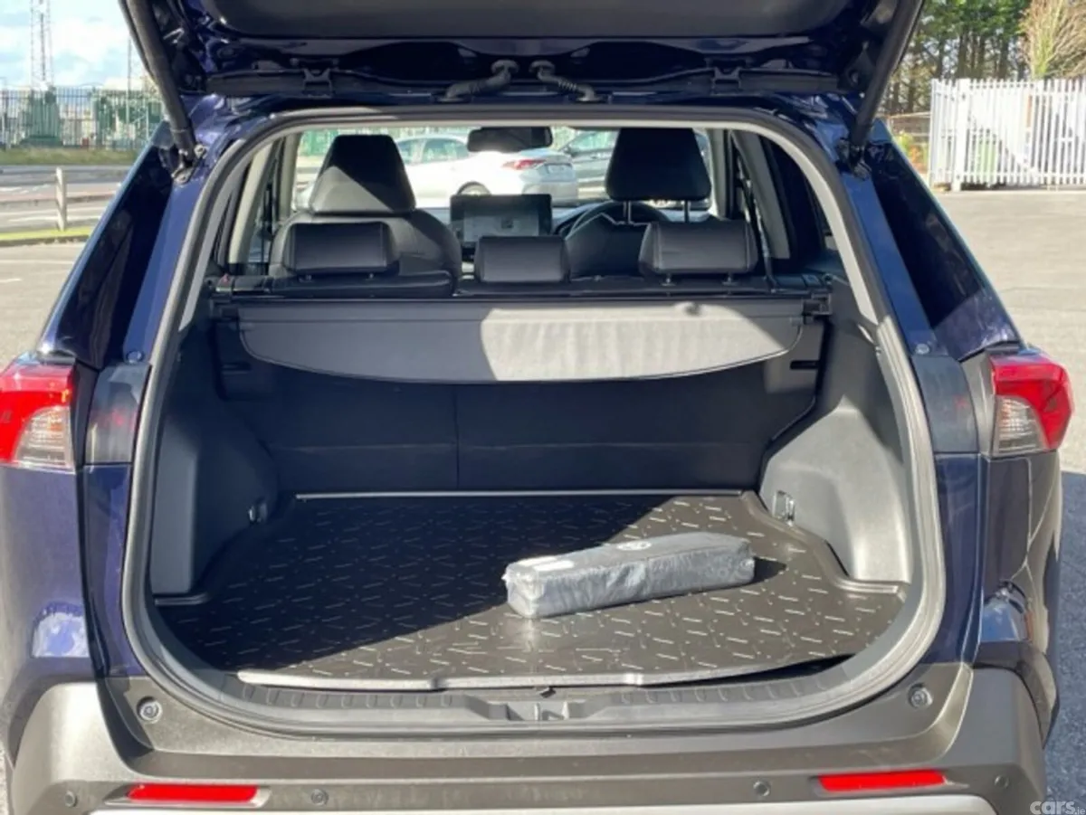 Toyota RAV4 SUV, Petrol Hybrid, 2024, Blue