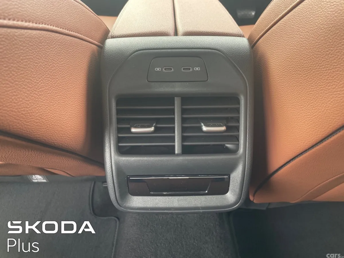Skoda Superb Hatchback, Diesel, 2024, Red
