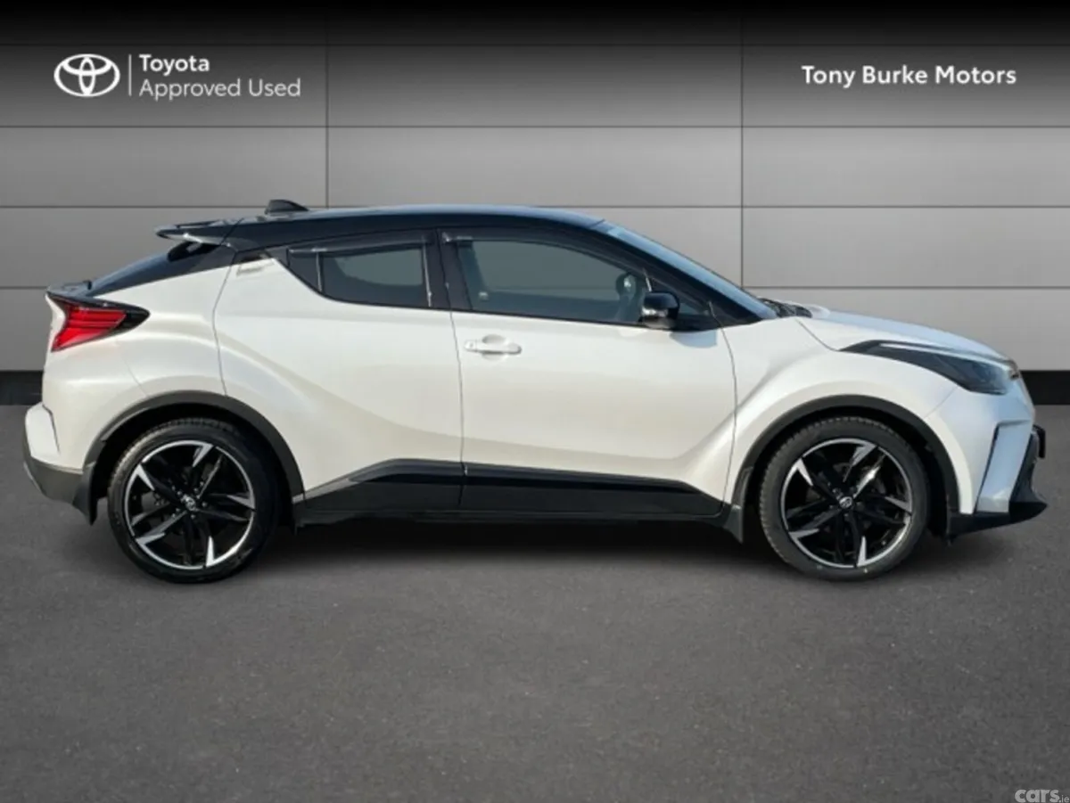 Toyota C-HR SUV, Petrol Hybrid, 2022, White