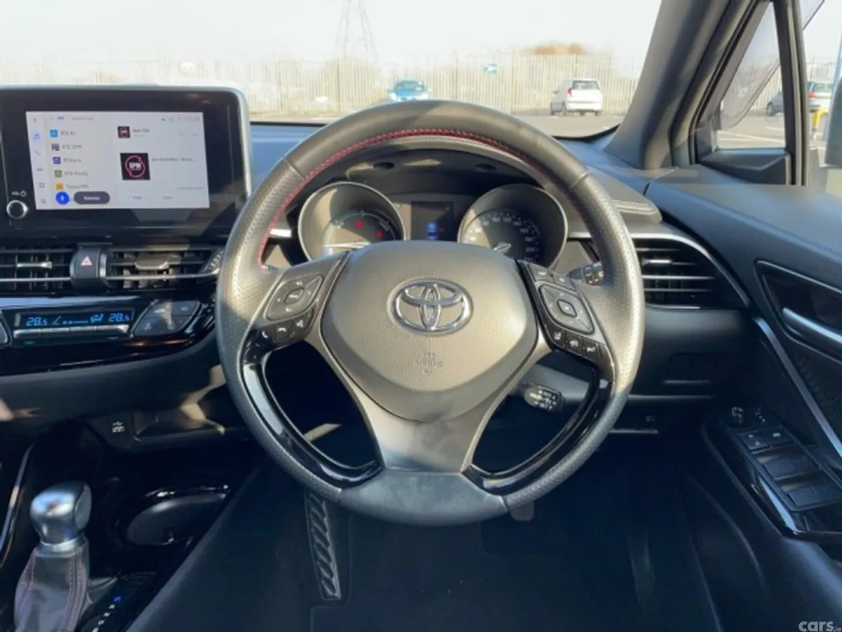 Toyota C-HR SUV, Petrol Hybrid, 2022, White