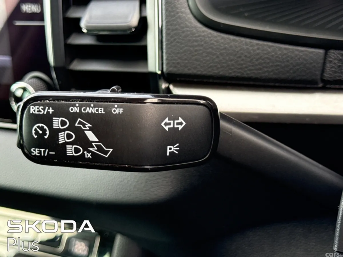 Skoda Karoq SUV, Diesel, 2023, Grey