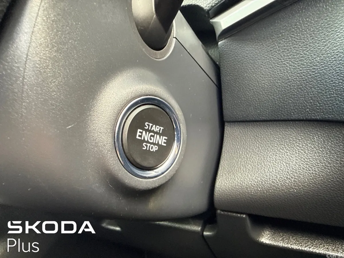Skoda Karoq SUV, Diesel, 2023, Grey