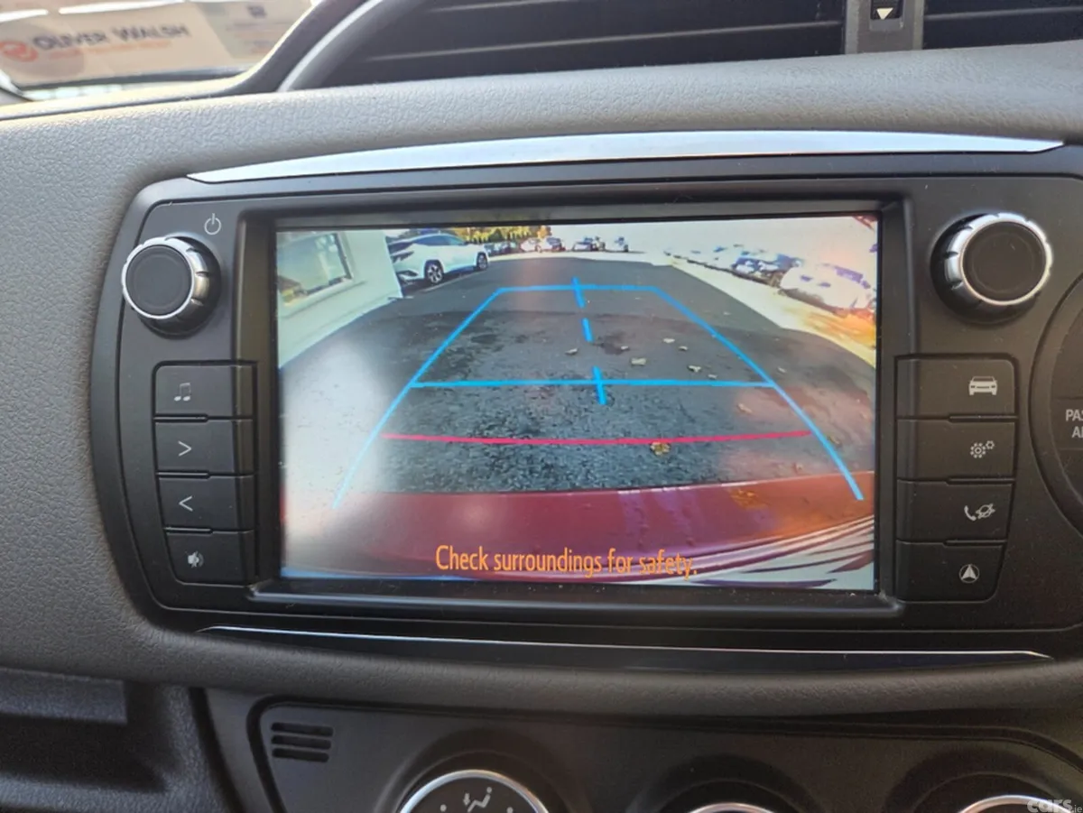 Toyota Yaris Hatchback, Petrol, 2017, Red