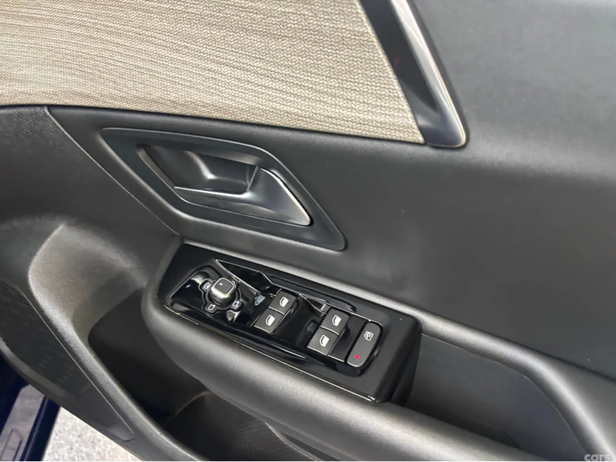Citroen C5 X Estate, Petrol, 2023, Blue