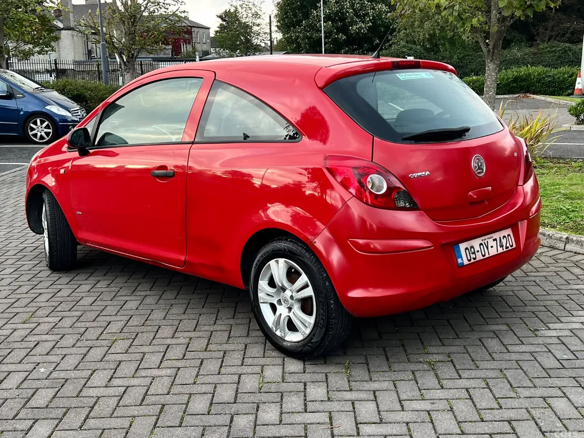Opel Corsa Hatchback, Diesel, 2009, Red