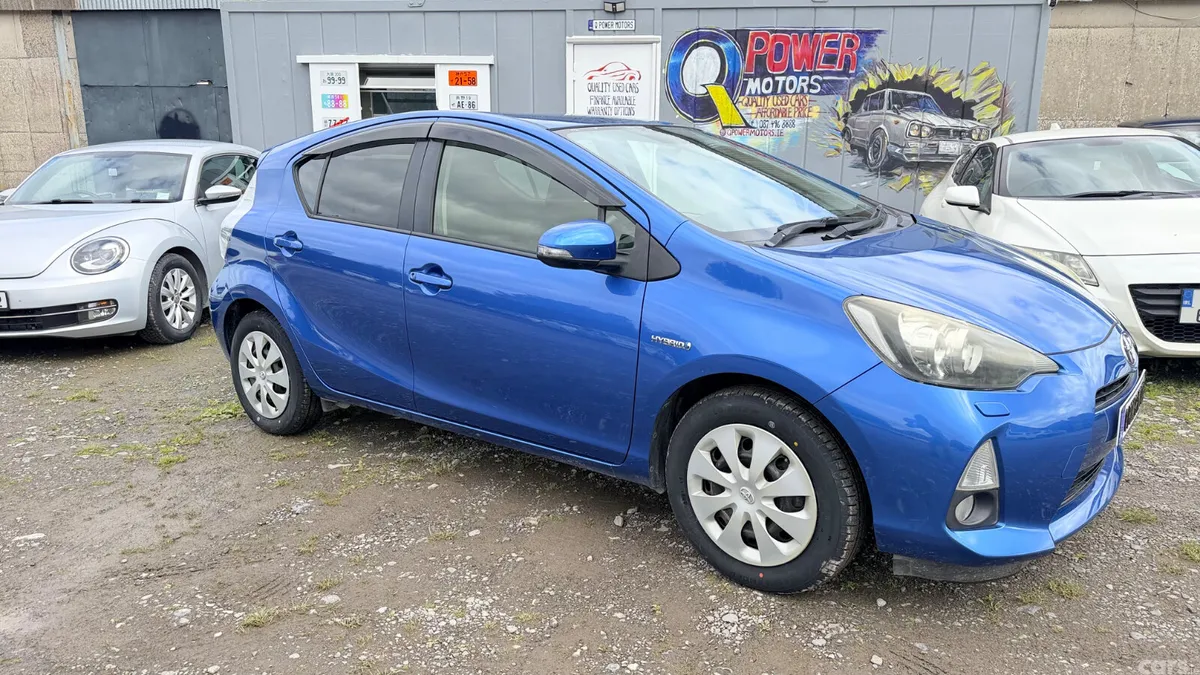Toyota Aqua Hatchback, Petrol Hybrid, 2012, Blue