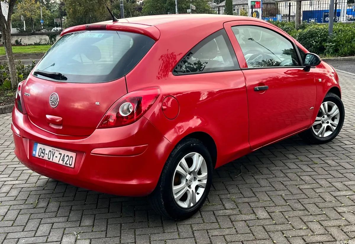 Opel Corsa Hatchback, Diesel, 2009, Red