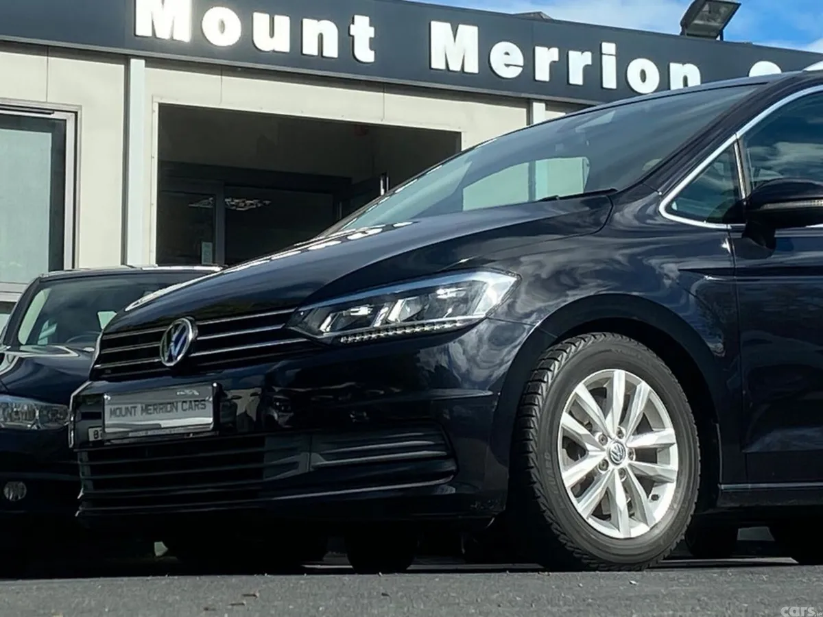 Volkswagen Touran MPV, Petrol, 2017, Black
