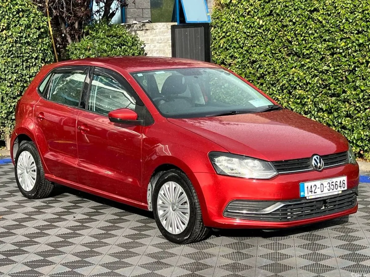 Volkswagen Polo Hatchback, Petrol, 2014, Red