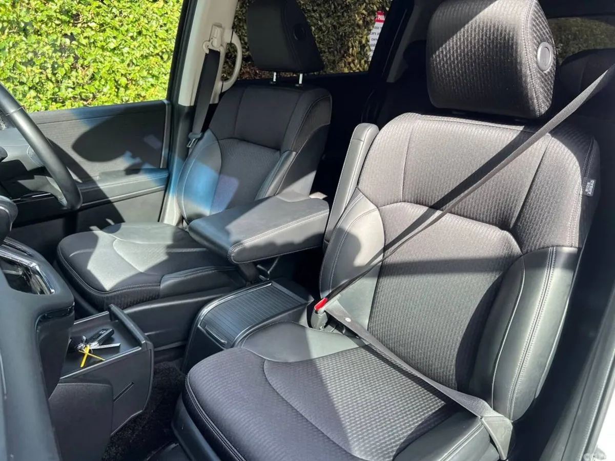 Honda Odyssey MPV, Petrol Hybrid, 2021, White