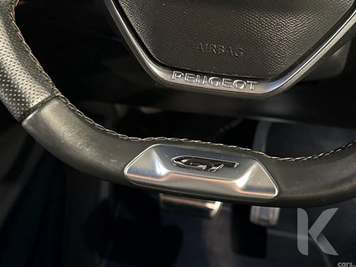 Peugeot 3008 SUV, Petrol Hybrid, 2023, Red