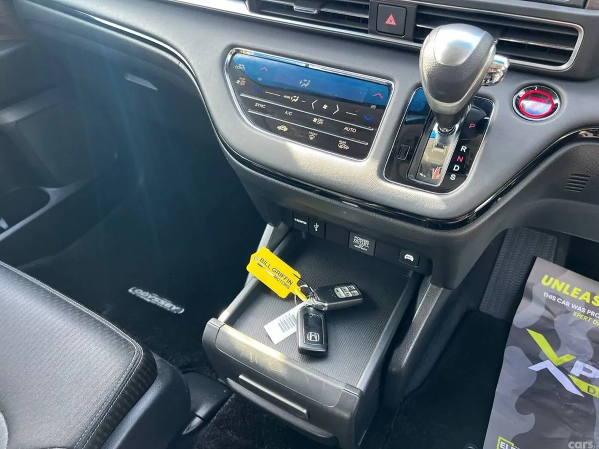 Honda Odyssey MPV, Petrol Hybrid, 2021, White