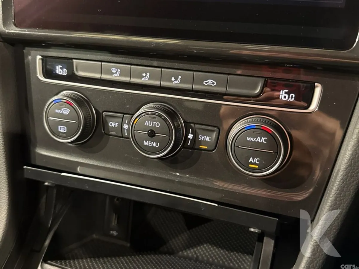 Volkswagen Golf Hatchback, Petrol, 2019, White