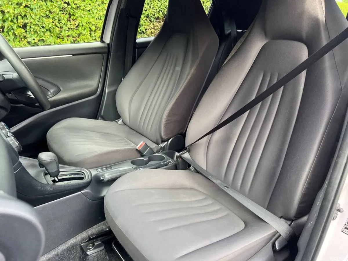 Toyota Yaris Hatchback, Petrol, 2021, White
