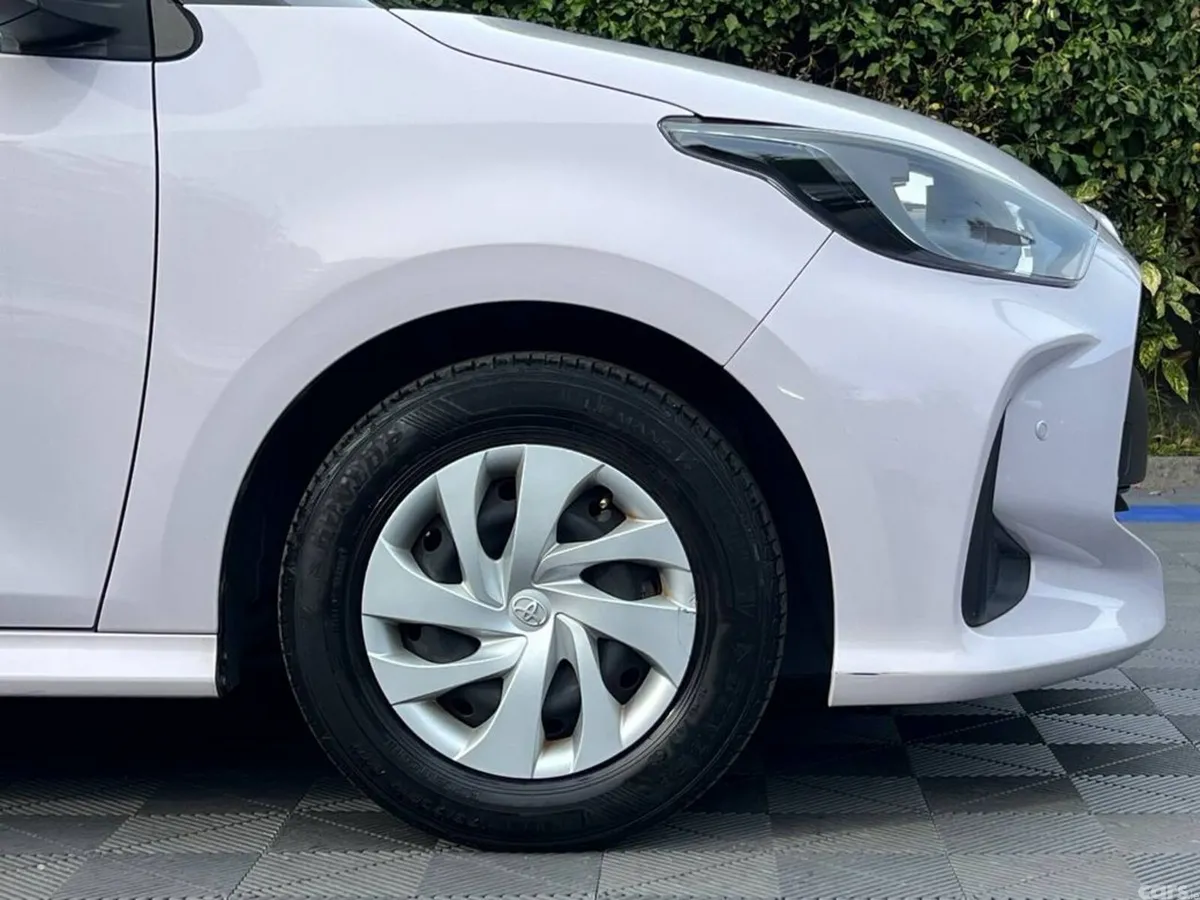 Toyota Yaris Hatchback, Petrol, 2021, White