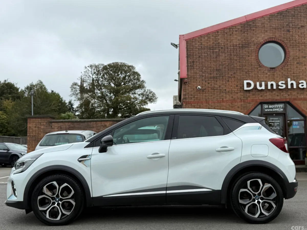 Renault Captur Hatchback, Petrol Plug-in Hybrid, 2021, White
