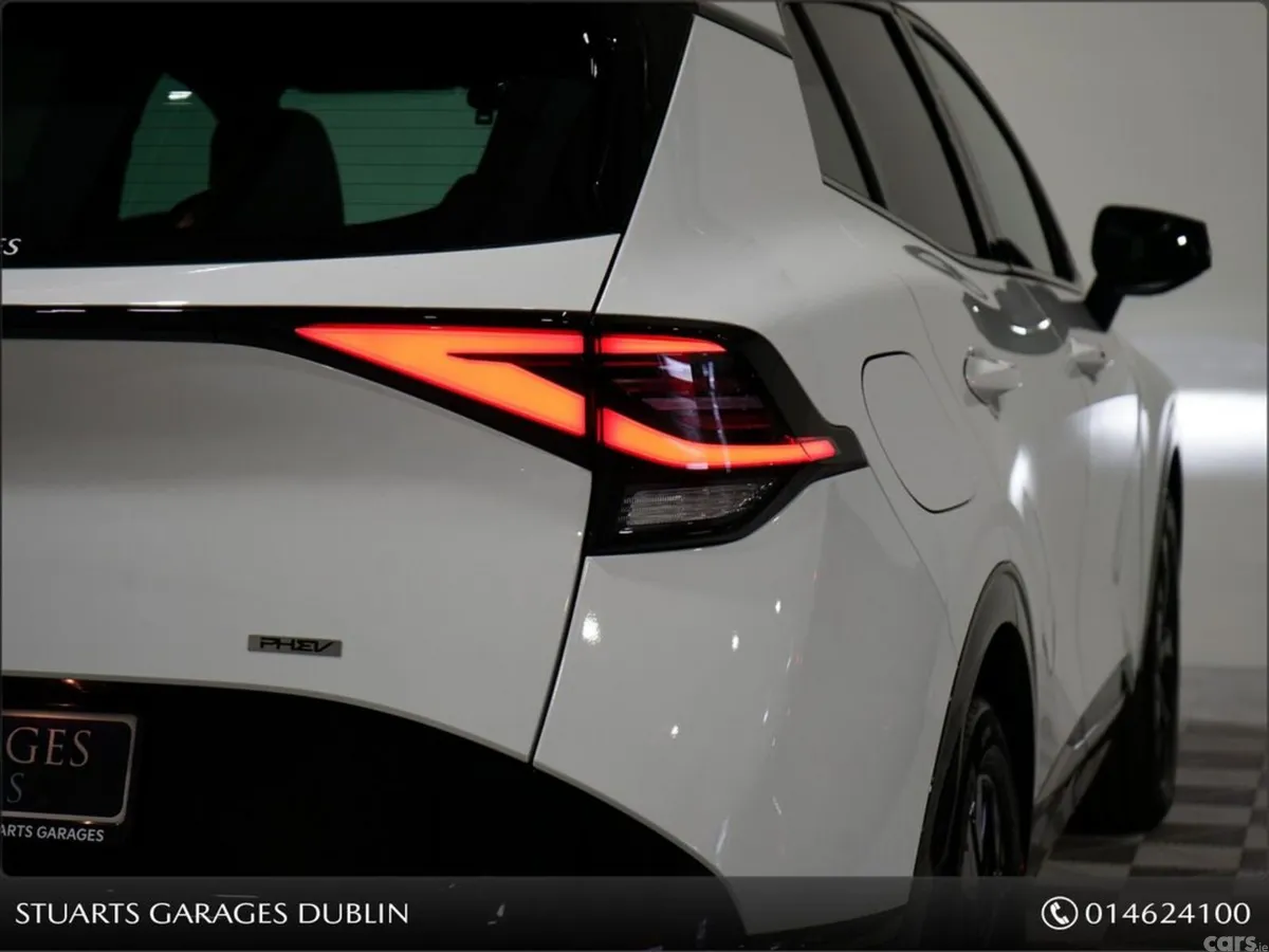 Kia Sportage MPV, Petrol Plug-in Hybrid, 2024, White
