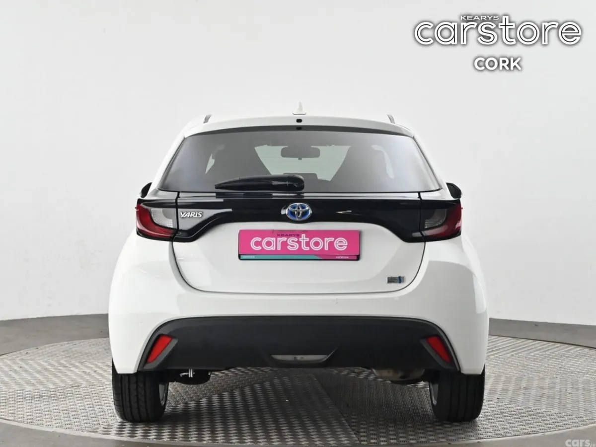 Toyota Yaris Hatchback, Petrol Hybrid, 2021, White
