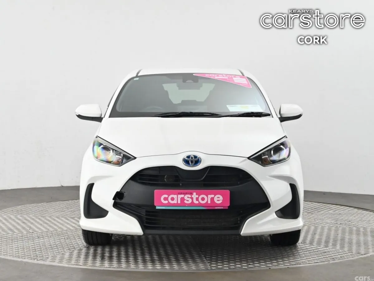 Toyota Yaris Hatchback, Petrol Hybrid, 2021, White