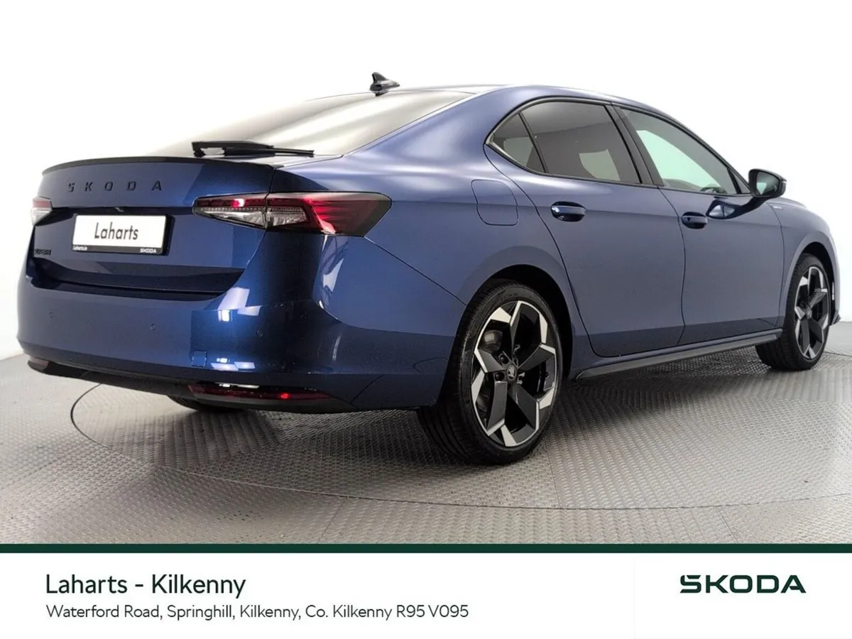 Skoda Superb Saloon, Diesel, 2026, Blue