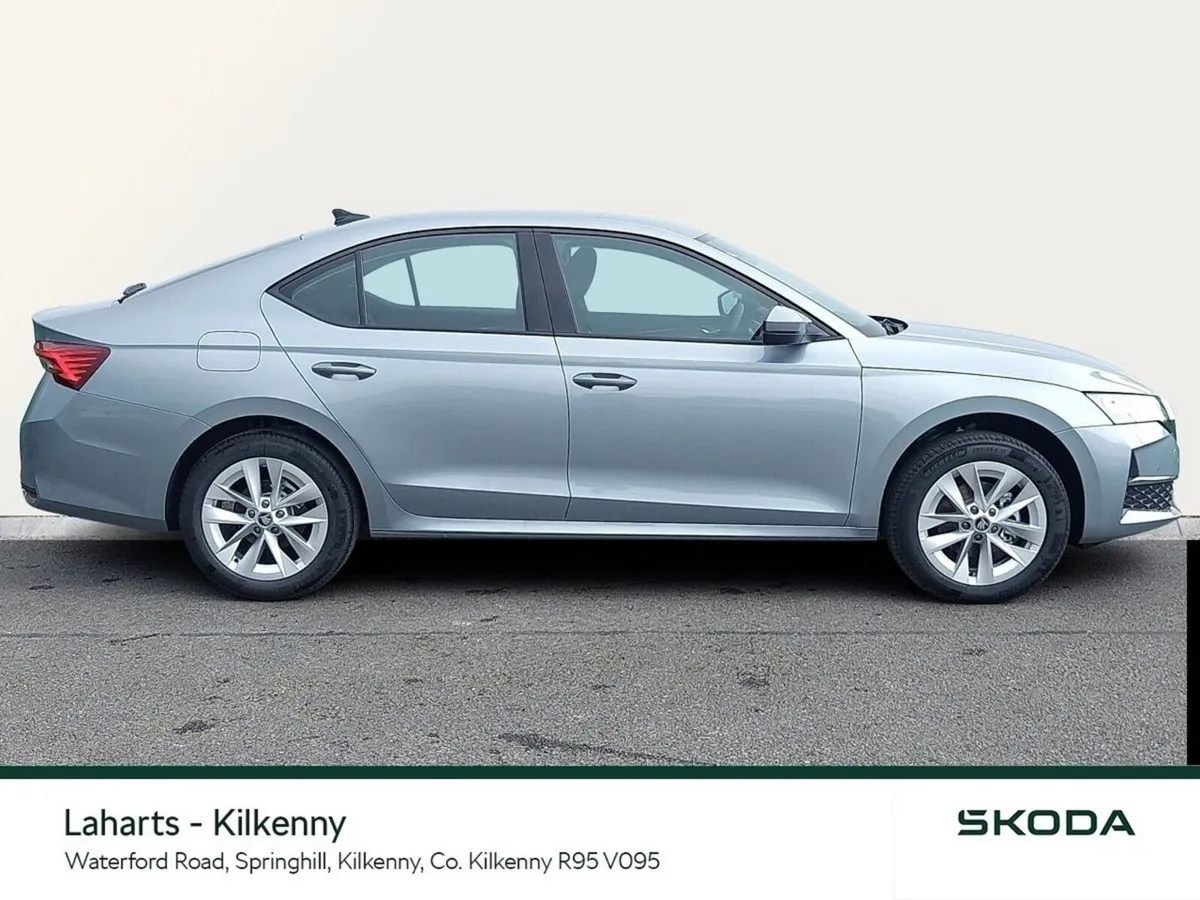 Skoda Octavia Saloon, Petrol, 2026, Grey