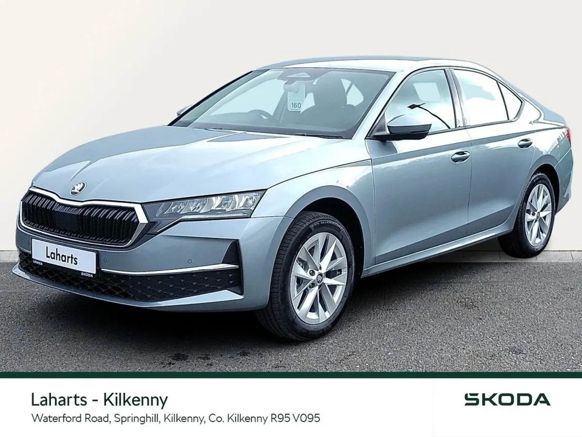 Skoda Octavia Saloon, Petrol, 2026, Grey