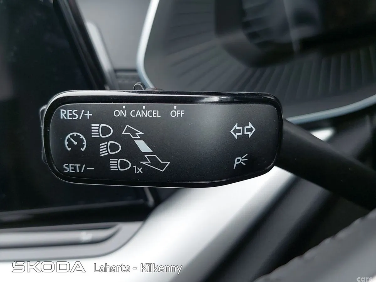 Skoda Octavia Saloon, Petrol, 2026, Grey