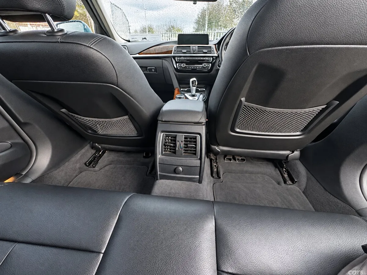 BMW 3-Series Saloon, Petrol Plug-in Hybrid, 2016, Black