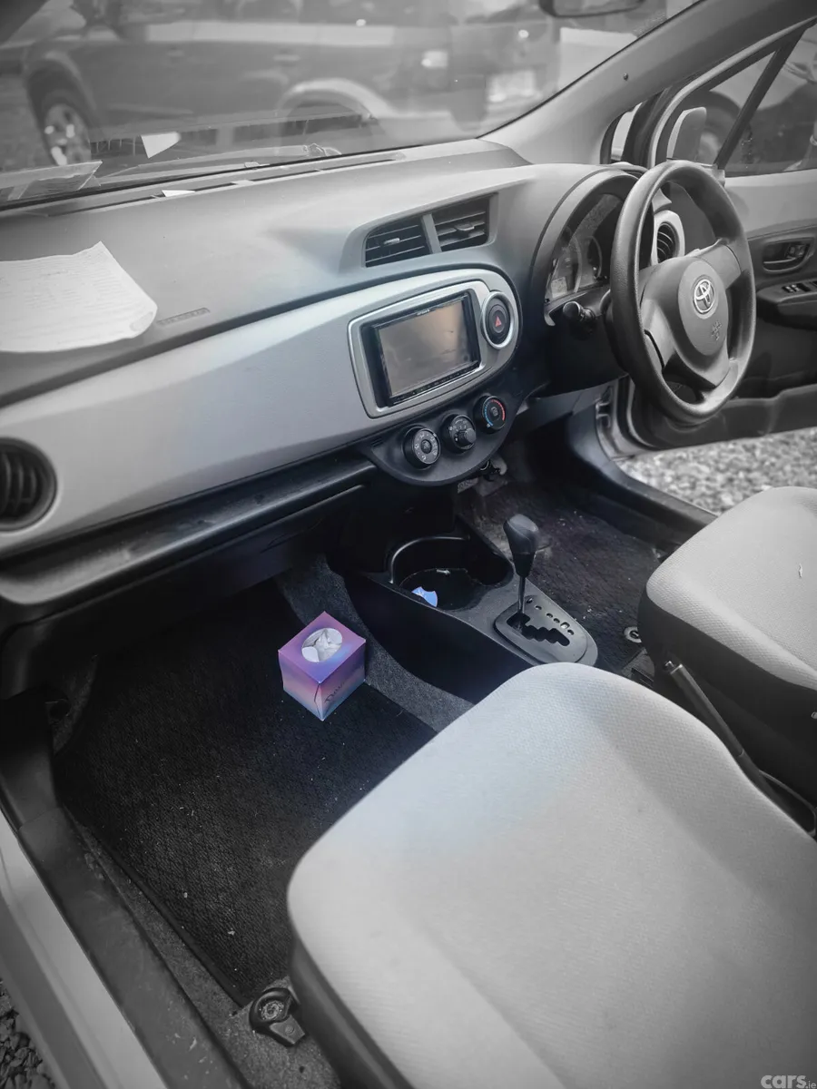 Toyota Vitz Hatchback, Petrol, 2013, Silver
