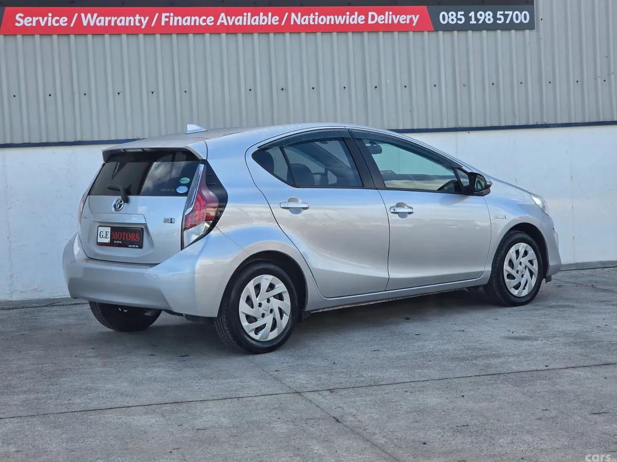 Toyota Aqua Hatchback, Petrol Hybrid, 2017, Silver