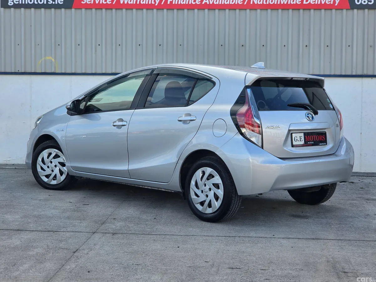 Toyota Aqua Hatchback, Petrol Hybrid, 2017, Silver