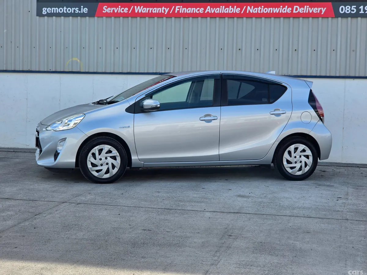 Toyota Aqua Hatchback, Petrol Hybrid, 2017, Silver