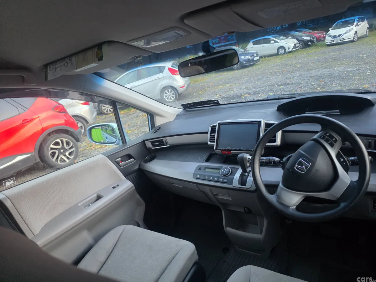 Honda Freed MPV, Petrol Hybrid, 2012, Blue