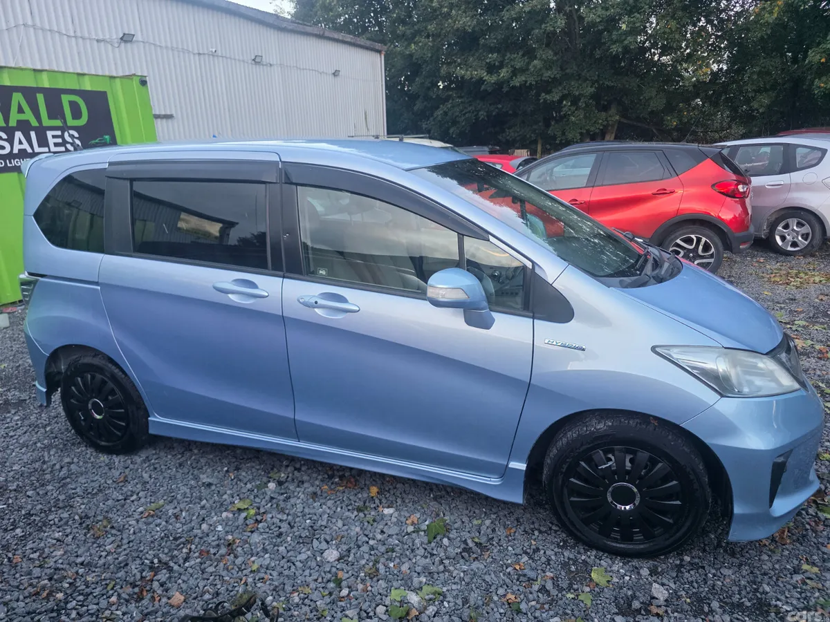 Honda Freed MPV, Petrol Hybrid, 2012, Blue