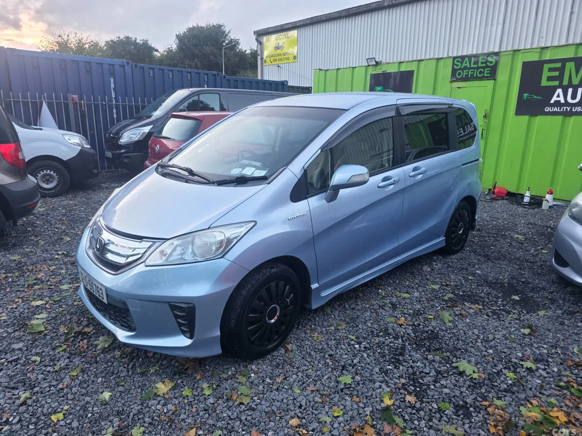 Honda Freed MPV, Petrol Hybrid, 2012, Blue