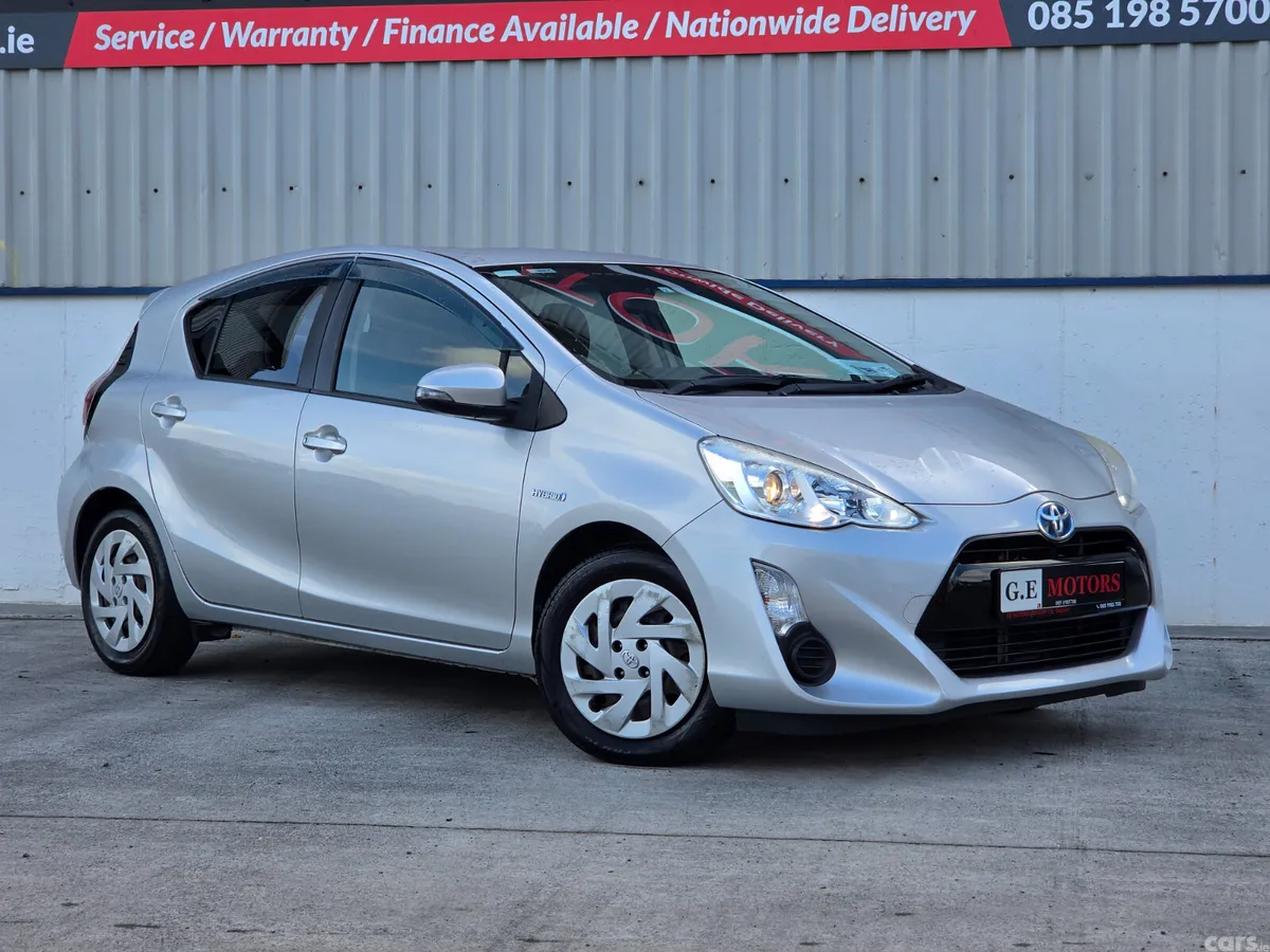 Toyota Aqua Hatchback, Petrol Hybrid, 2017, Silver