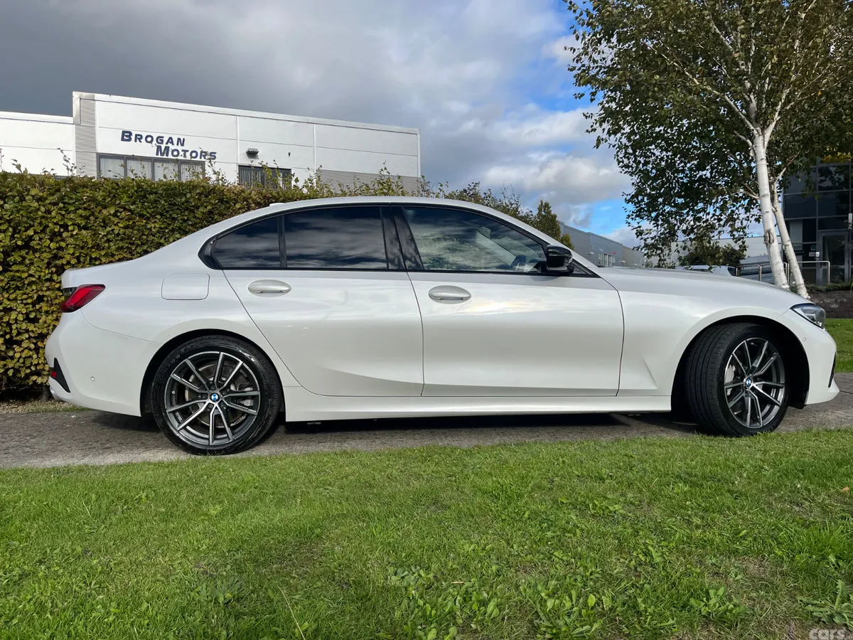 BMW 3-Series Saloon, Petrol Plug-in Hybrid, 2021, White