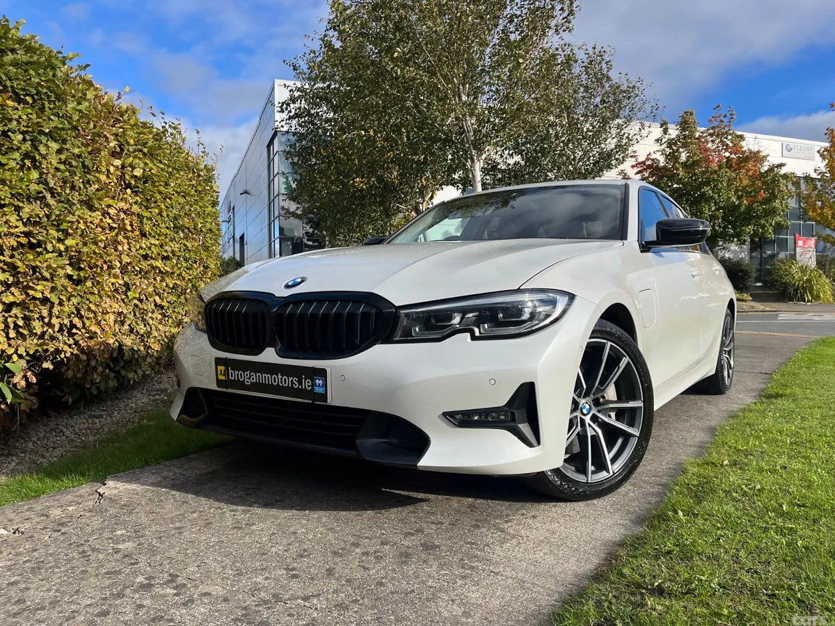 BMW 3-Series Saloon, Petrol Plug-in Hybrid, 2021, White