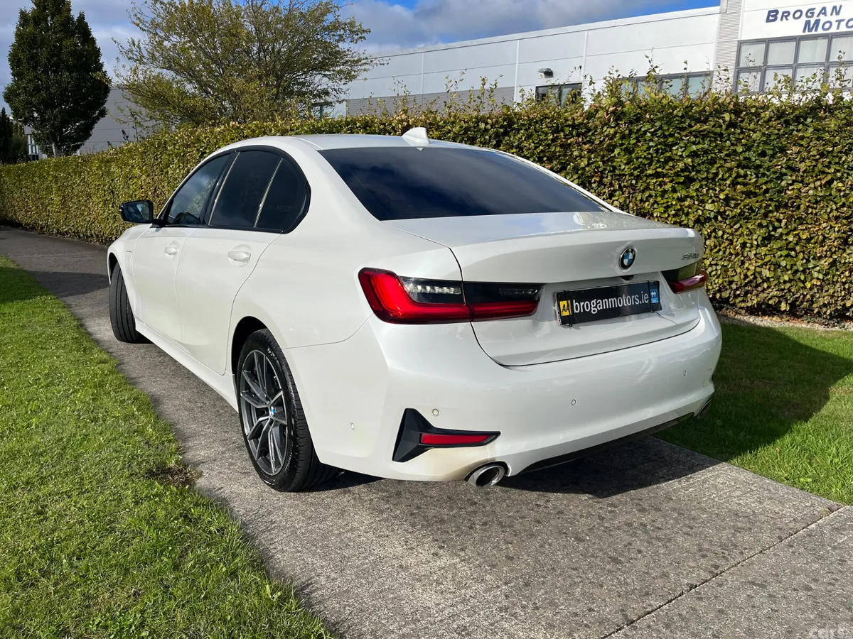 BMW 3-Series Saloon, Petrol Plug-in Hybrid, 2021, White